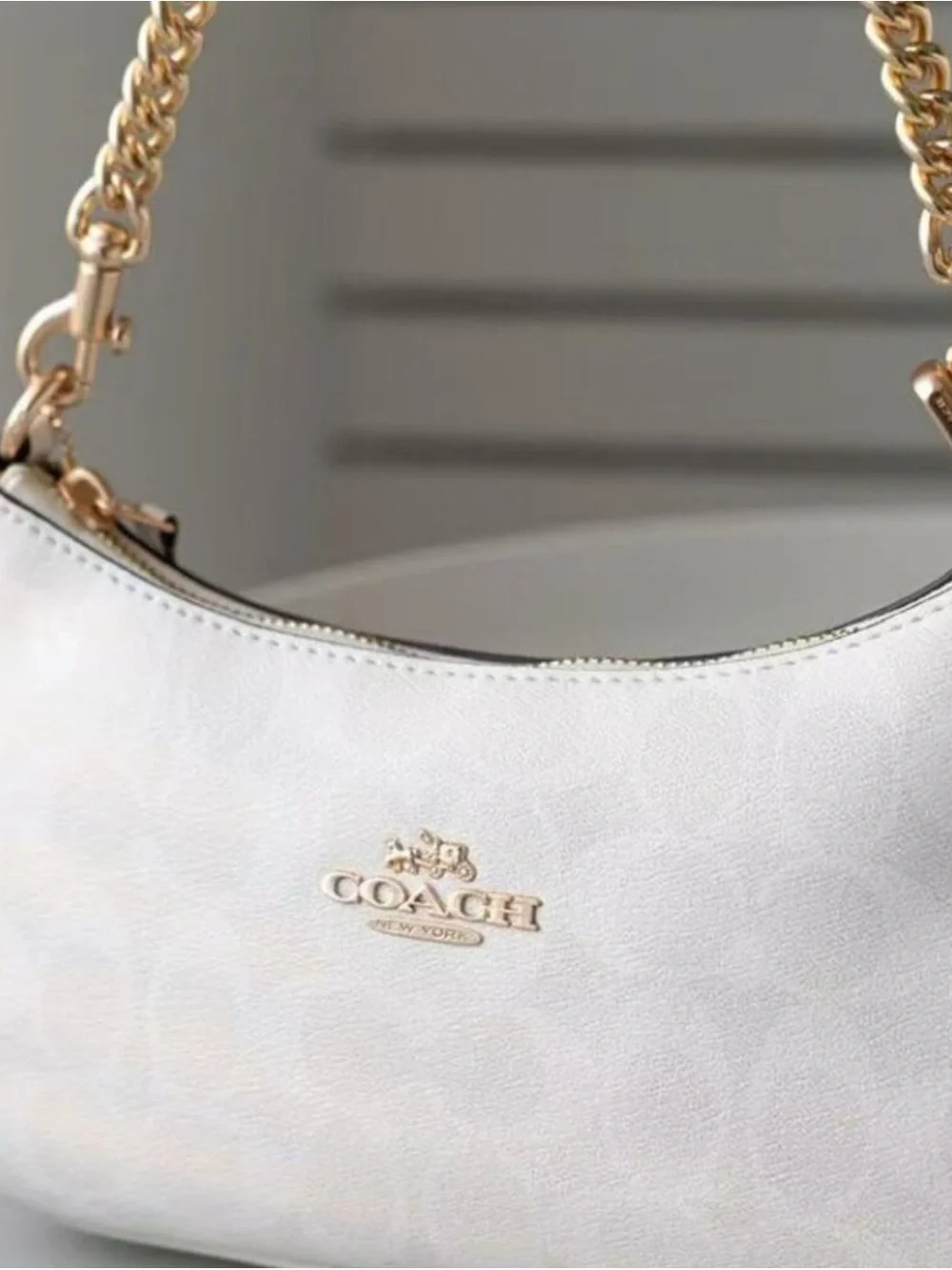 Coach White Leather Shoulder Bag with Gold Chain Strap
